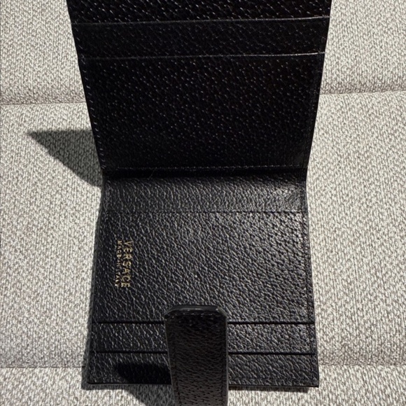 Versace bifold wallet - Picture 3 of 7